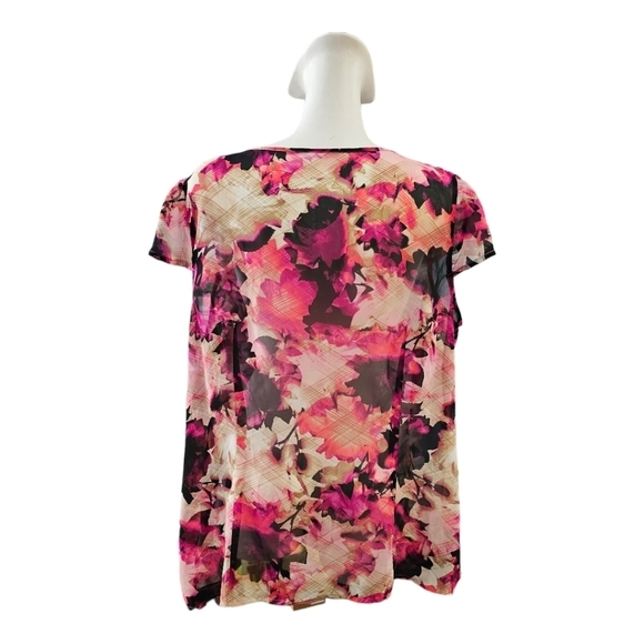 Floral Cap Sleeve top XL - XXL, pinks and black, ruffled neckline - Picture 6 of 7
